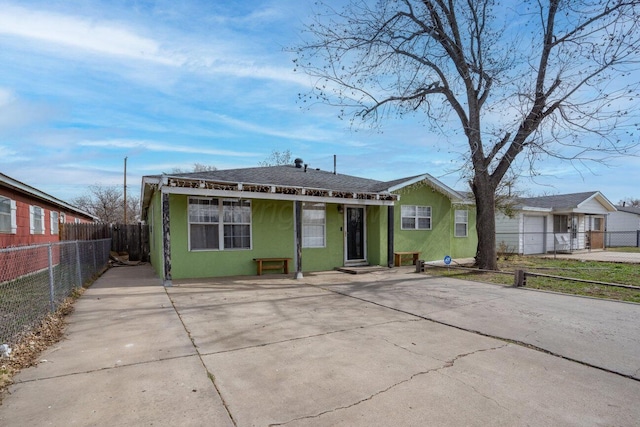 view of front of property