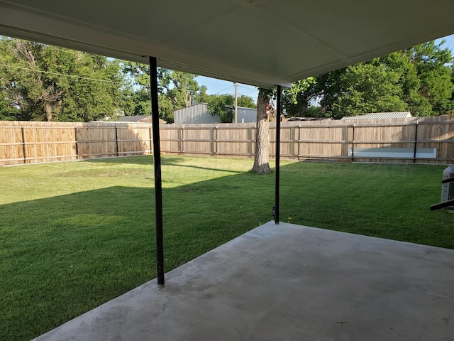 view of yard featuring a patio