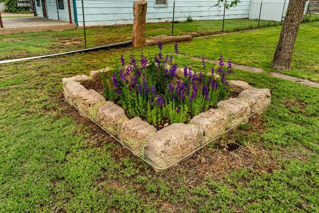 626 N Armstrong Ave, Tulia, TX 79088