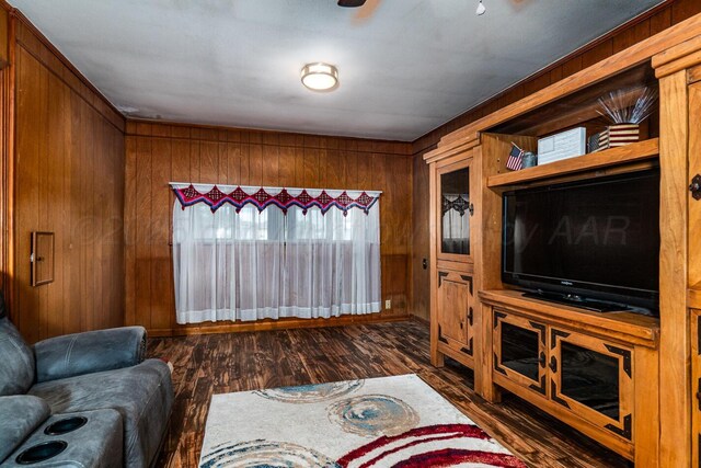 626 N Armstrong Ave, Tulia, TX 79088