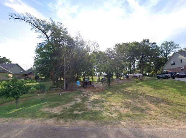 Listing photo 2 for 215 Splitrail Dr, TX 75143