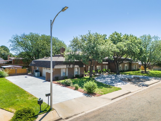 view of front of house with a front yard