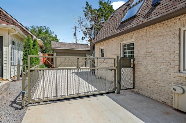 2215 S Hughes St, Amarillo, TX 79109 - gate featuring fence
