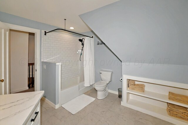 2215 S Hughes St, Amarillo, TX 79109 - full bathroom featuring shower / bath combo, baseboards, toilet, vanity, and recessed lighting
