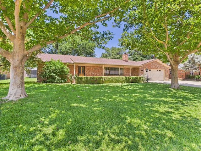 708 Phillips Dr, Dumas, TX 79029 - photo 1