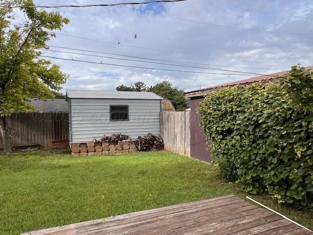 204 SE 15th Ave, Perryton, TX 79070 - view of yard with a shed and a wooden deck