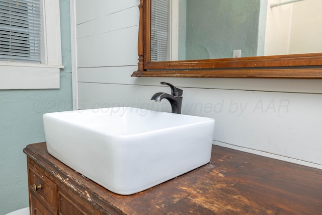room details with vanity