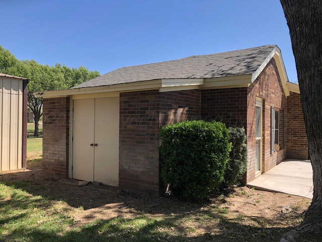 view of outbuilding