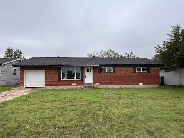 1705 S Grinnell St, Perryton, TX 79070 - photo 3