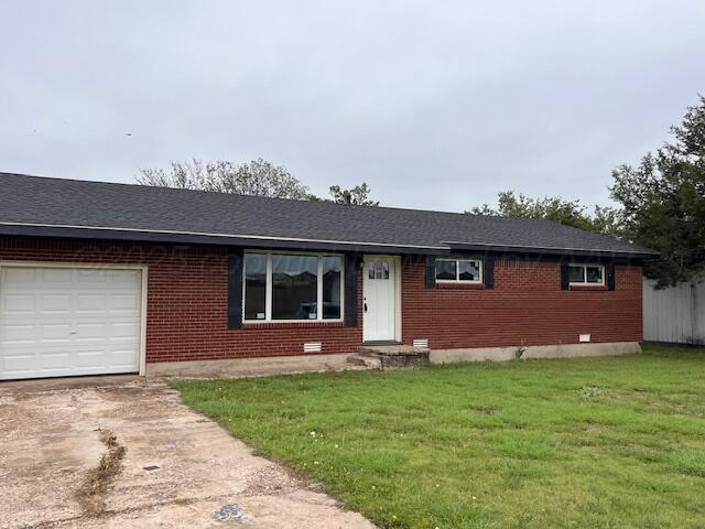 1705 S Grinnell St, Perryton, TX 79070 - photo 1