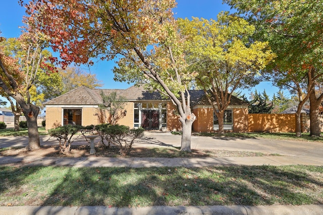 7304 Lynnlee Cir, Amarillo, TX 79121 - photo 1
