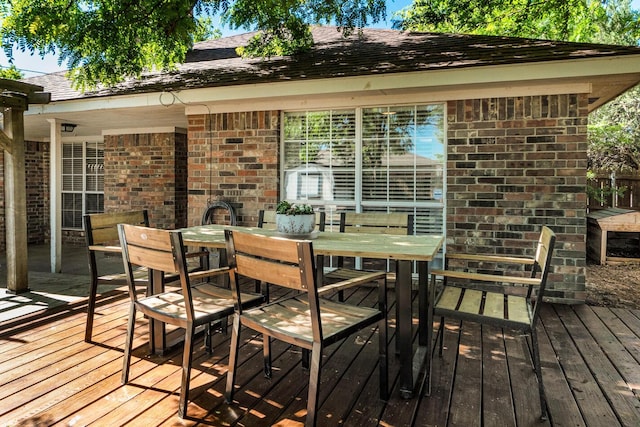 4208 Alamo Rd, Amarillo, TX 79110 - wooden terrace with outdoor dining space