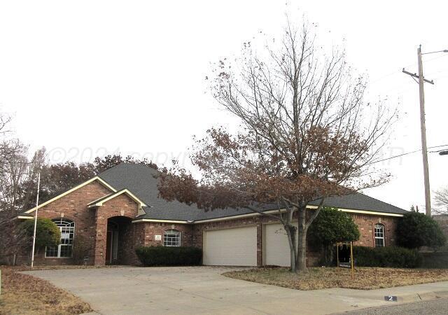 ranch-style house with a garage