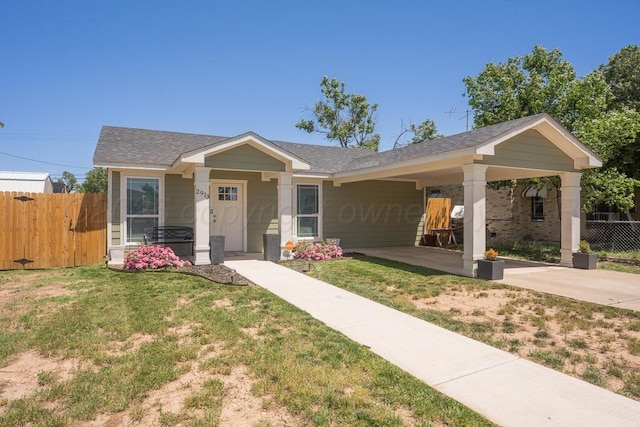 2913 Wichita Ave, Amarillo, TX 79107 - ranch-style house featuring a shingled roof