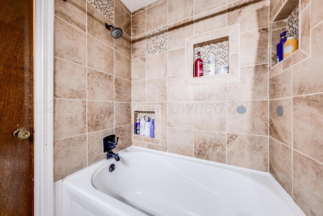 6308 Dartmouth St, Amarillo, TX 79109 - full bath featuring a bath and a shower