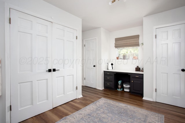 3509 Huntington Dr, Amarillo, TX 79109 - bedroom featuring dark wood finished floors and a desk