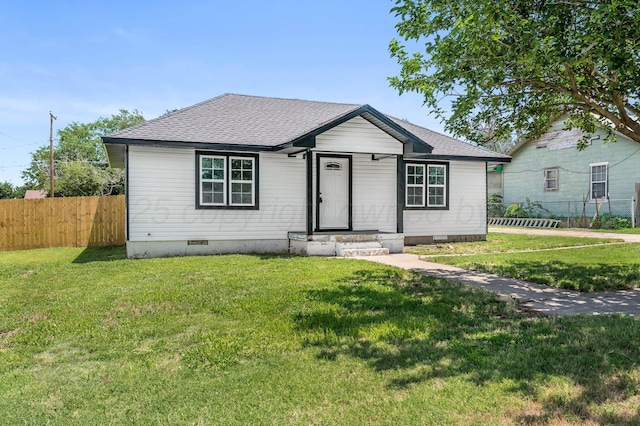 918 N Gray St, Amarillo, TX 79065 - single story home featuring roof with shingles and crawl space