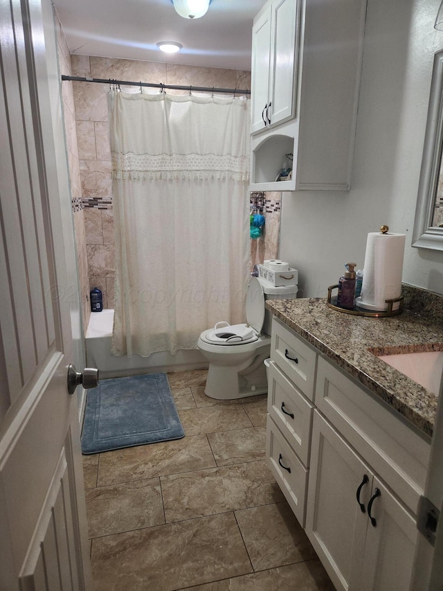 3114 Palm St, Amarillo, TX 79107 - full bath featuring vanity and shower / bath combo