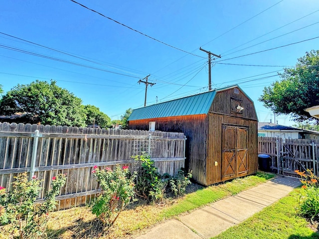 1301 S Fordham St, Perryton, TX 79070 - view of shed with a fenced backyard
