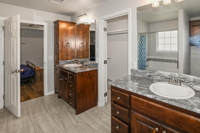 3001 Bismarck Ave, Amarillo, TX 79118 - full bath featuring two vanities