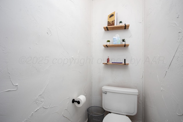 2402 S Ong St, Amarillo, TX 79109 - bathroom featuring toilet