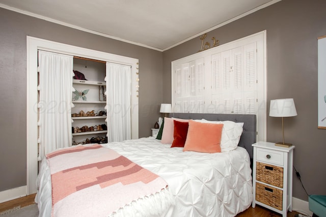 2402 S Ong St, Amarillo, TX 79109 - bedroom featuring crown molding and wood finished floors