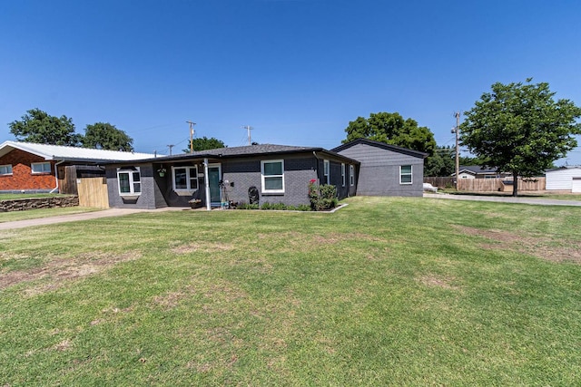 215 Abilene St, Borger, TX 79007 - ranch-style home featuring brick siding
