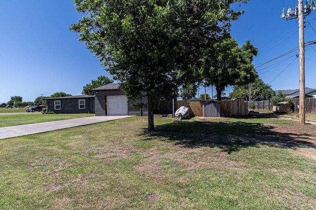 215 Abilene St, Borger, TX 79007 - view of front of house featuring driveway