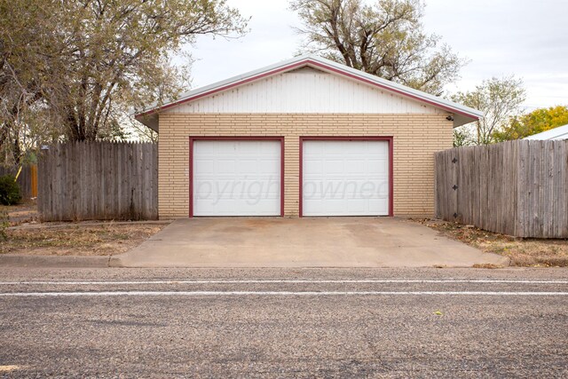 2501 S Bivins St, Amarillo, TX 79103 - view of detached garage