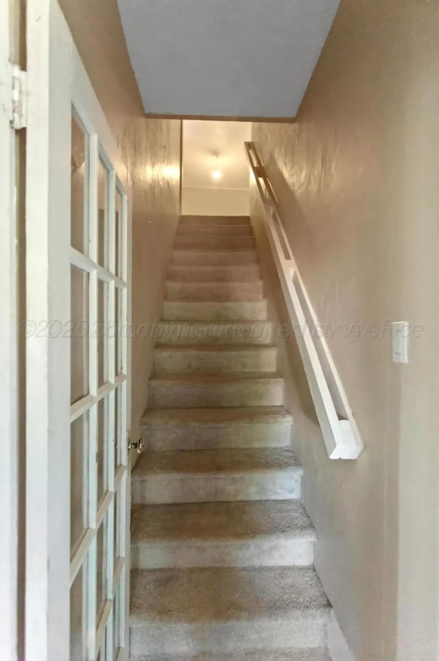 110 N Houston St, Shamrock, TX 79079 - view of stairway