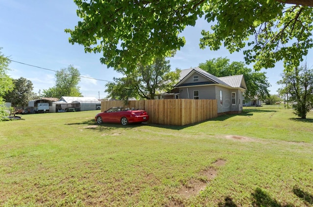 110 N Houston St, Shamrock, TX 79079 - view of yard