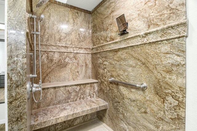 6206 Yale St, Amarillo, TX 79109 - full bathroom featuring a tile shower
