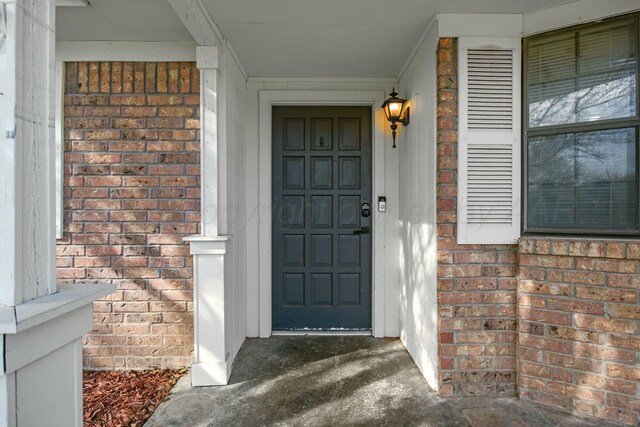 6206 Yale St, Amarillo, TX 79109 - entrance to property with brick siding