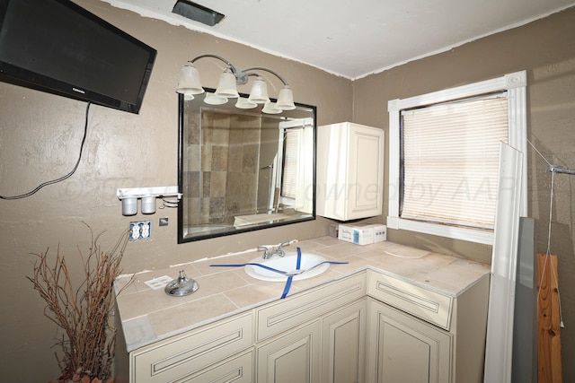 506 E 5th St, Sunray, TX 79086 - bathroom with vanity