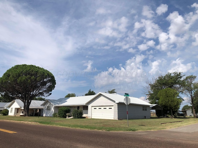 1401 Haskell St, Wellington, TX 79095 - photo 1