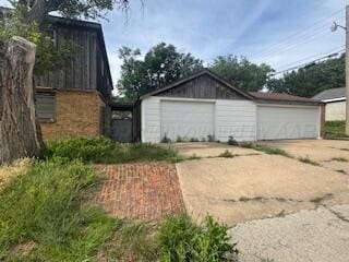 1035 N Duncan St, Pampa, TX 79065 - view of detached garage