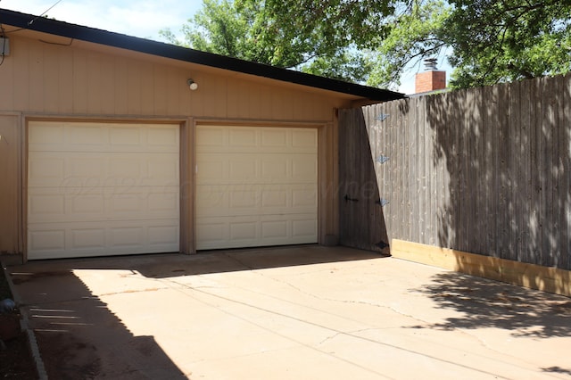 3014 Edgemere Dr, Plainview, TX 79072 - view of detached garage