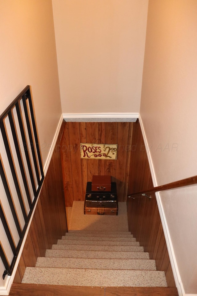 3014 Edgemere Dr, Plainview, TX 79072 - view of stairway