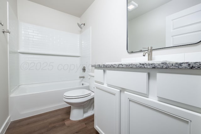 10502 Ruse St, Amarillo, TX 79118 - full bath featuring wood finished floors, vanity, and shower / tub combination