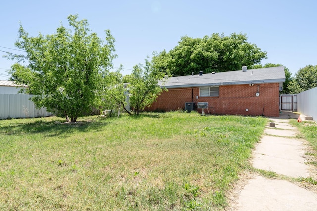 1608 Heather St, Amarillo, TX 79107 - view of yard featuring cooling unit