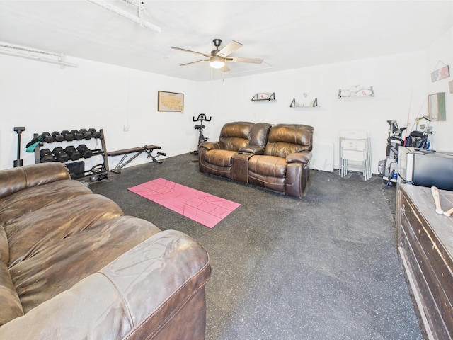 1206 N Russell St, Pampa, TX 79065 - living room with a ceiling fan