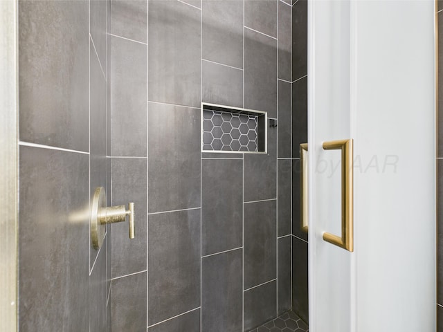 1206 N Russell St, Pampa, TX 79065 - bathroom view of a tile shower
