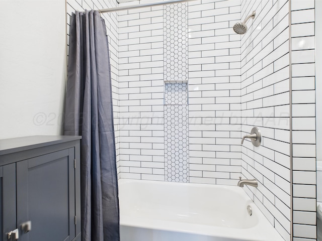 1206 N Russell St, Pampa, TX 79065 - bathroom featuring shower / bath combination with curtain