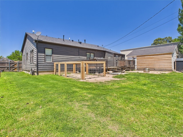 1206 N Russell St, Pampa, TX 79065 - rear view of house featuring a deck