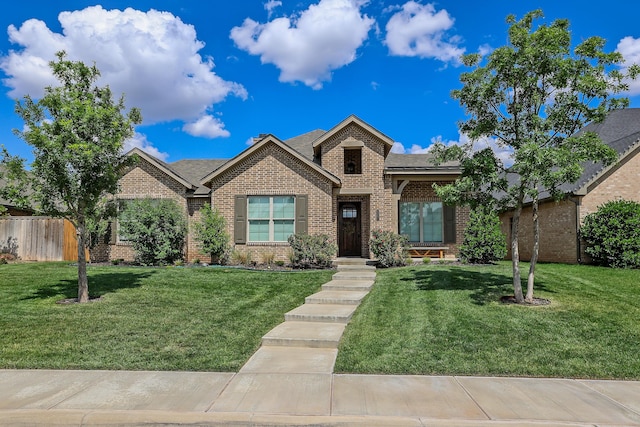 view of front of house featuring a front yard