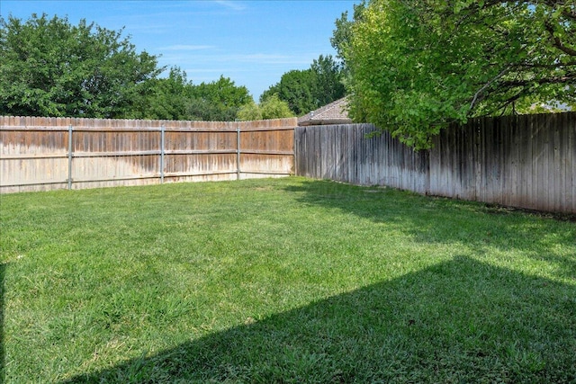 7104 Old Kent Rd, Amarillo, TX 79109 - view of fenced backyard