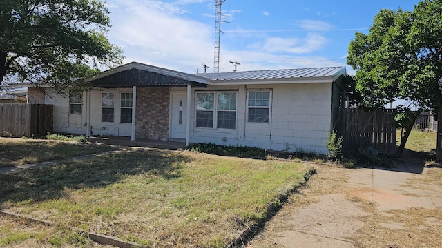1300 Patton Cir, Borger, TX 79007 - view of front of property with a metal roof