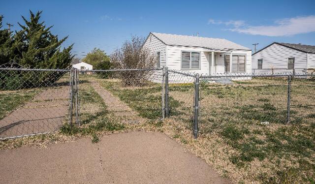 1419 N Arapahoe St, Amarillo, TX 79107 - photo 2
