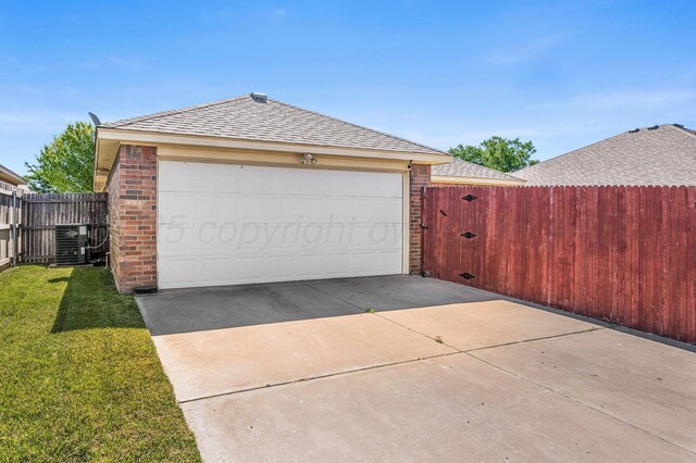 8508 Littlerock Dr, Amarillo, TX 79118 - garage featuring cooling unit