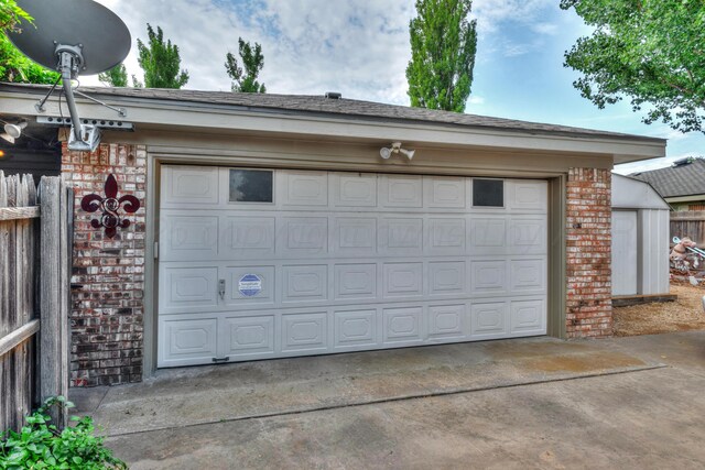 5200 Kingswood Cir, Amarillo, TX 79109 - garage featuring driveway